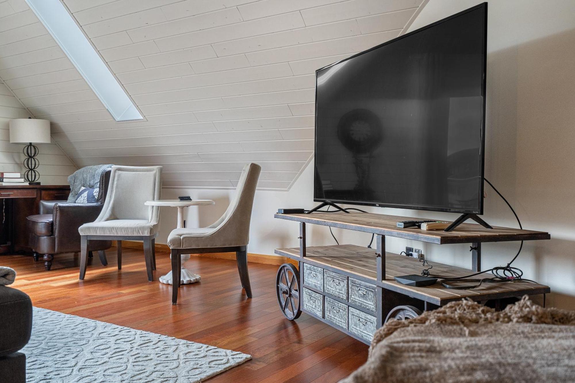 Parkland301 Sunlit 2,000 Ft² Penthouse With Mtn View Lägenhet Canmore Exteriör bild