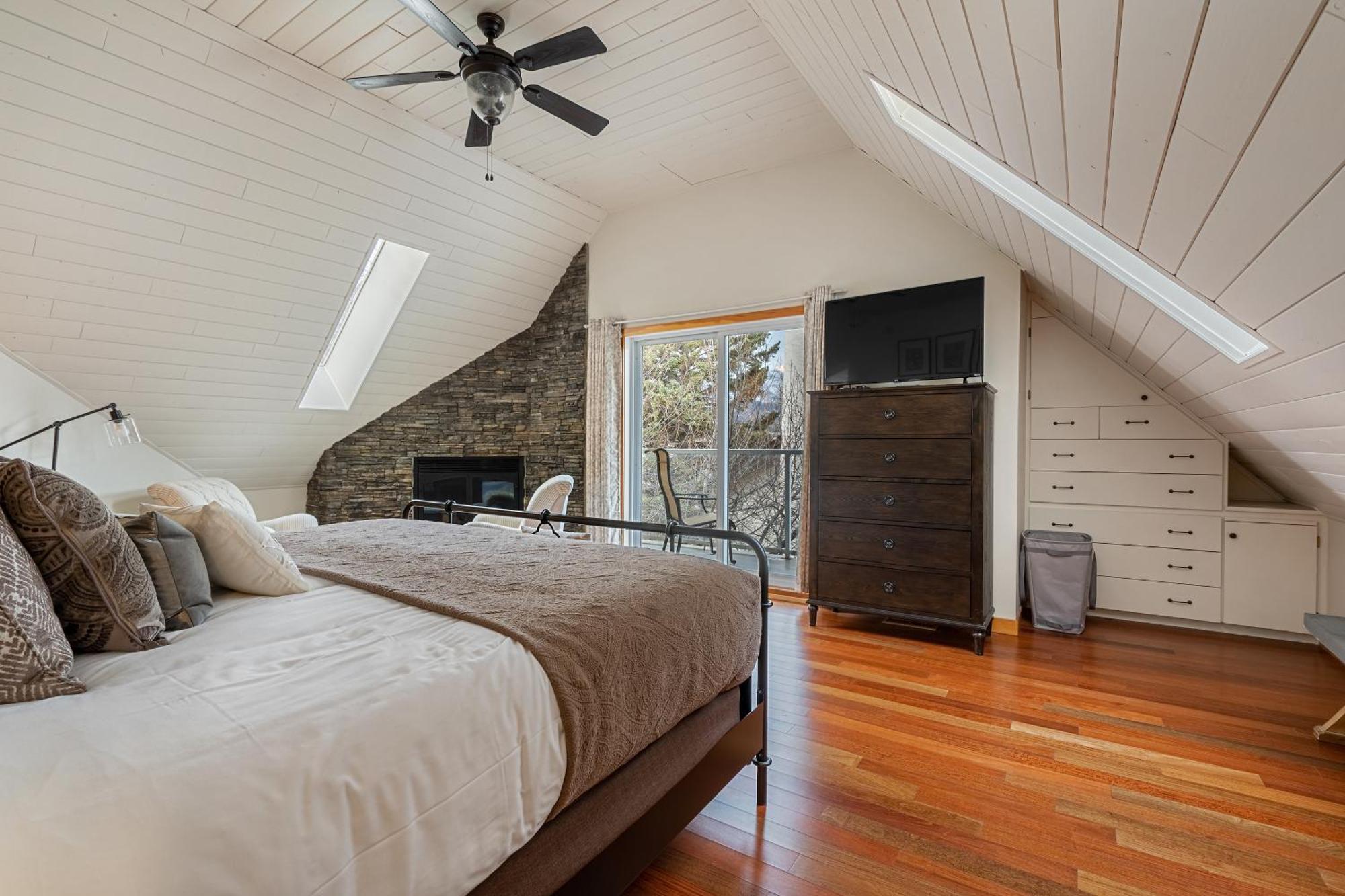Parkland301 Sunlit 2,000 Ft² Penthouse With Mtn View Lägenhet Canmore Exteriör bild