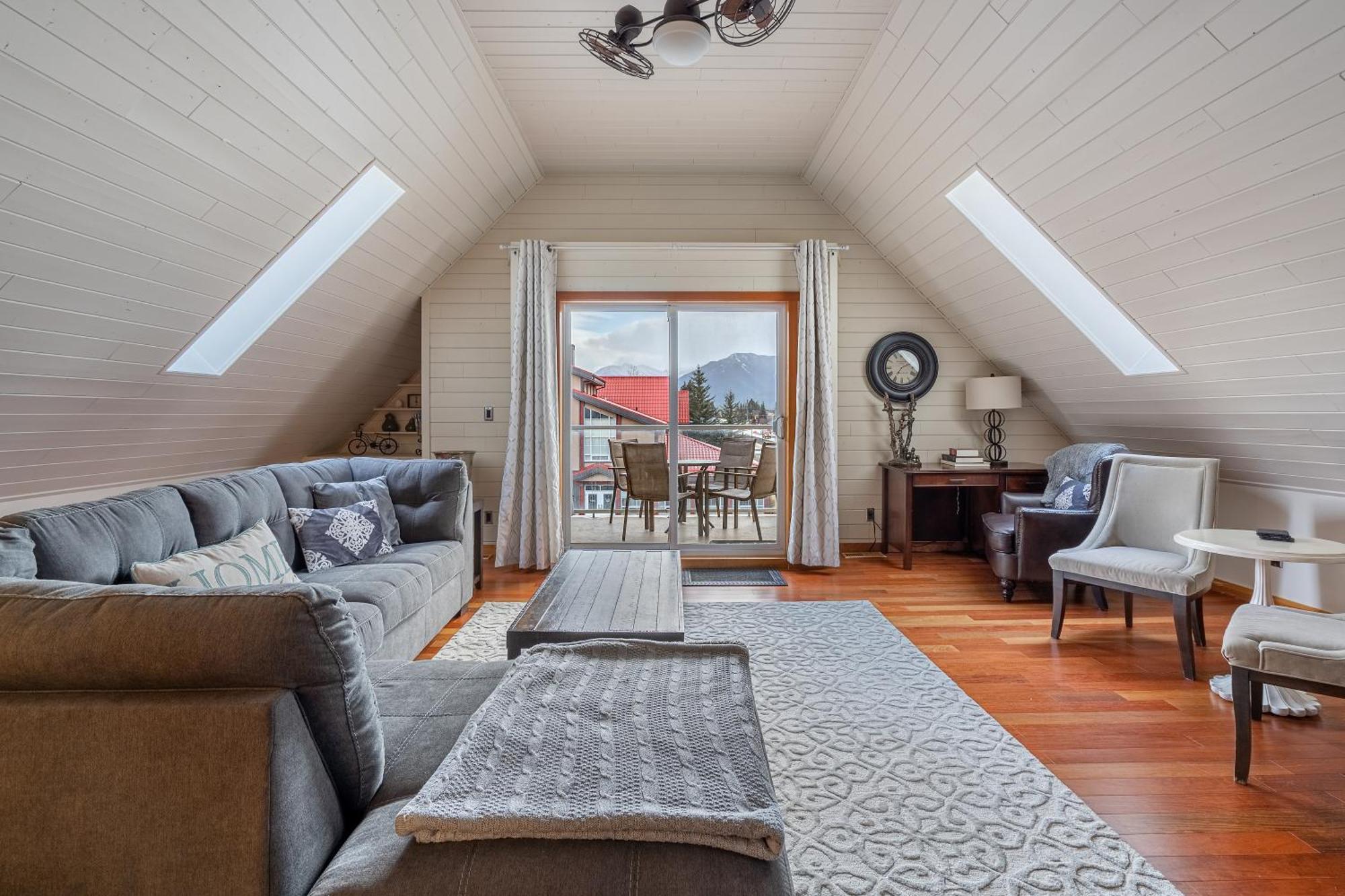 Parkland301 Sunlit 2,000 Ft² Penthouse With Mtn View Lägenhet Canmore Exteriör bild
